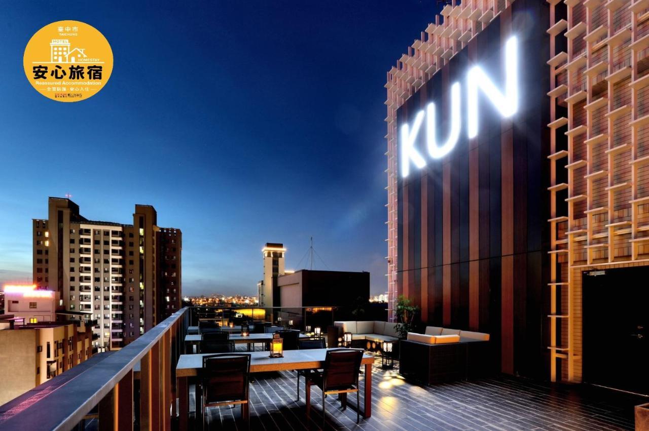 Kun Tour Hotel Taichung Bagian luar foto