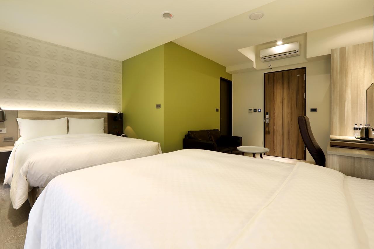 Kun Tour Hotel Taichung Bagian luar foto