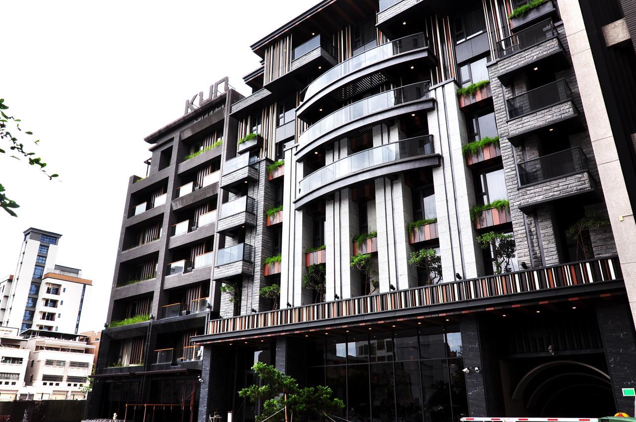Kun Tour Hotel Taichung Bagian luar foto
