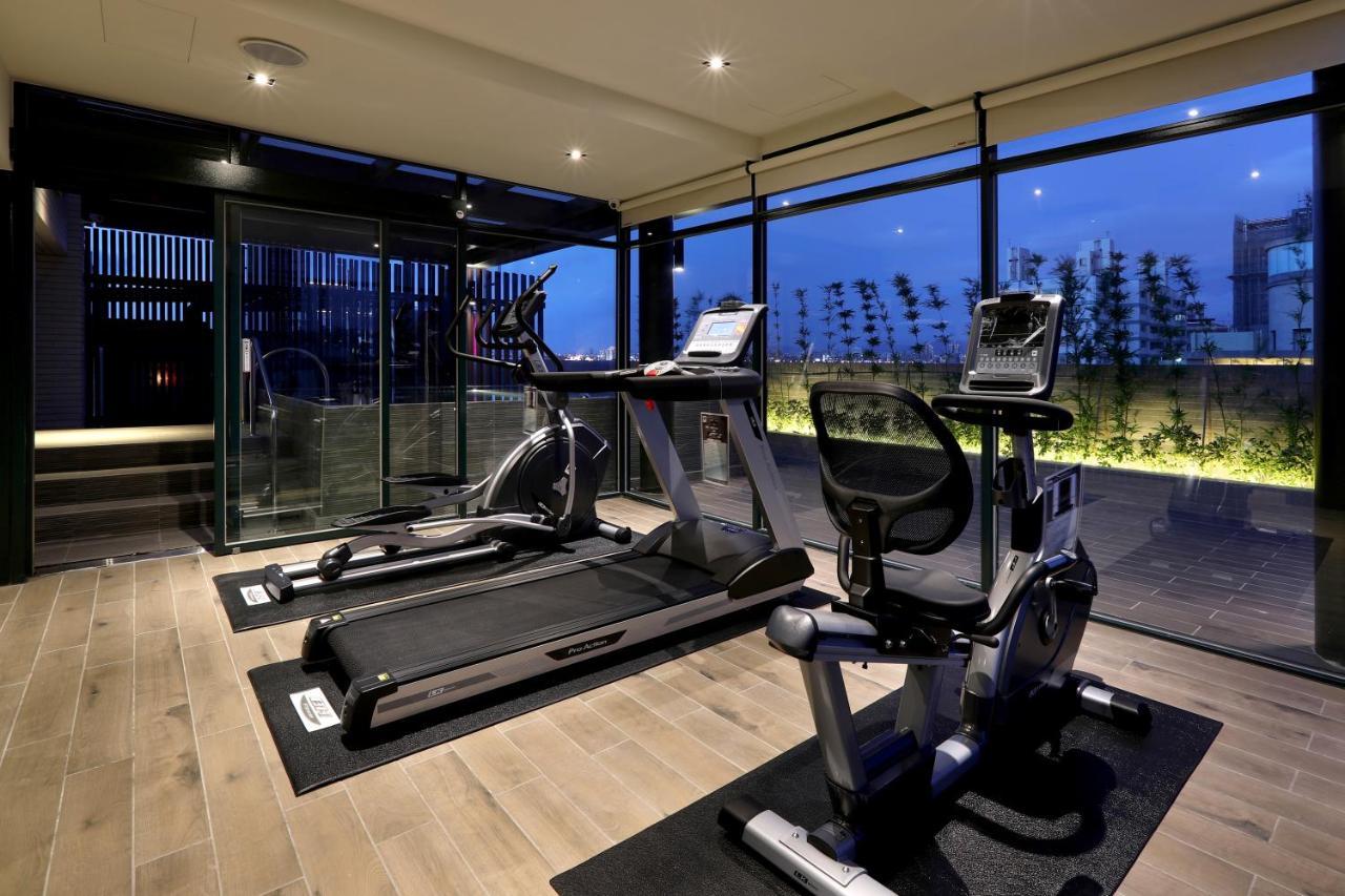 Kun Tour Hotel Taichung Bagian luar foto